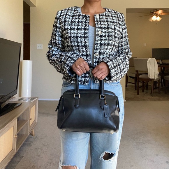 Coach 4410 - Picture 14 of 17